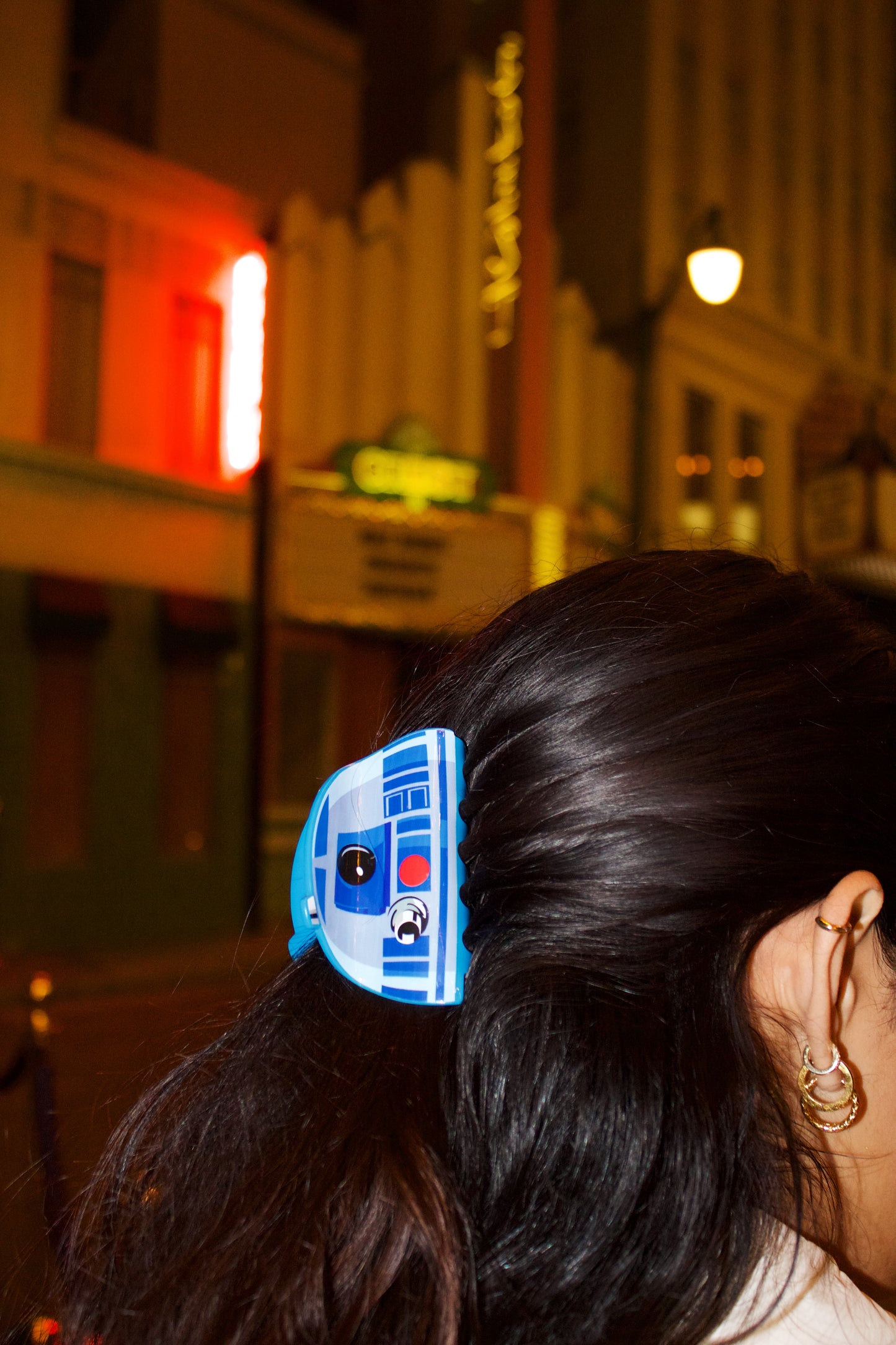 R2 Face clip
